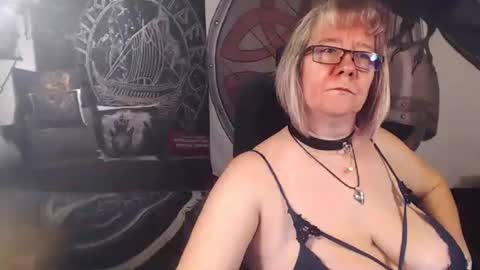 Snapshot of kleiner_teufel chatting on October 2025 07:37:02 PM Michelle online show from October 2025 07:37:02 PM