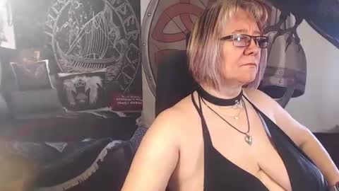 Snapshot of kleiner_teufel chatting on December 2025 09:03:01 AM Michelle online show from December 2025 09:03:01 AM