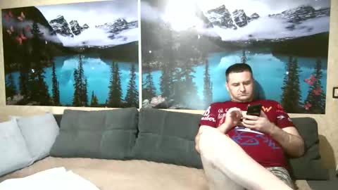 Kleosnow online show from September 2025 08:03:02 AM