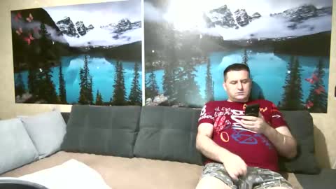 Kleosnow online show from September 2025 08:14:01 AM