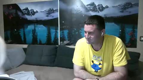 Kleosnow online show from September 2025 08:30:01 PM