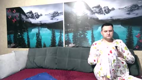 Kleosnow online show from May 2026 09:03:02 AM