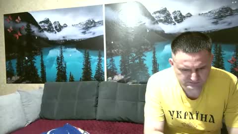 Kleosnow online show from May 2026 08:03:01 PM