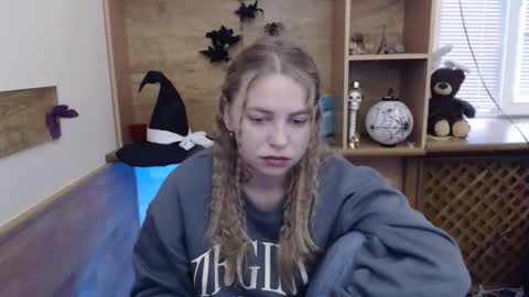 klerkarina online show from November 2025 05:51:01 AM