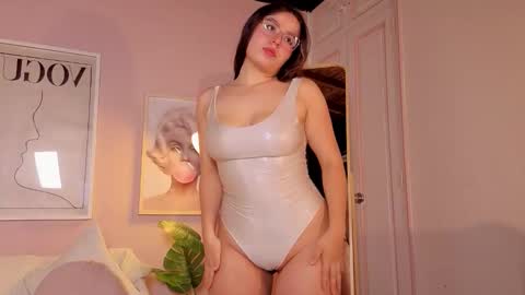 kloe222 online show from October 2025 02:39:02 PM