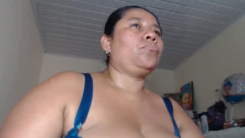 Kloe online show from September 2025 06:53:02 PM