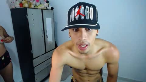 Snapshot of kloeandjersi chatting on April 2026 01:29:02 AM kloeandjersi online show from April 2026 01:29:02 AM