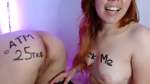 Snapshot of klohe_and_samantha chatting on December 2024 10:49:02 PM klohe and samantha online show from December 2024 10:49:02 PM