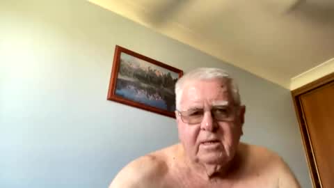 Snapshot of knights2001 chatting on December 2024 03:50:02 AM Aussiedude online show from December 2024 03:50:02 AM