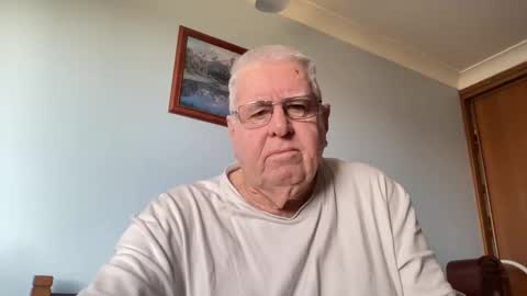 Snapshot of knights2001 chatting on September 2025 10:10:02 PM Aussiedude online show from September 2025 10:10:02 PM