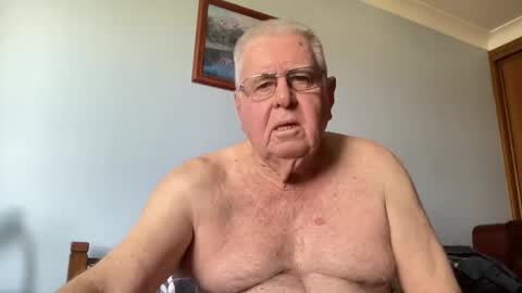 Snapshot of knights2001 chatting on September 2025 02:02:01 AM Aussiedude online show from September 2025 02:02:01 AM
