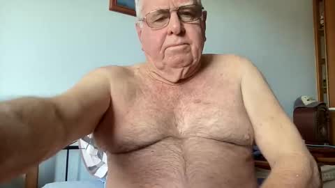 Snapshot of knights2001 chatting on October 2025 10:06:02 PM Aussiedude online show from October 2025 10:06:02 PM