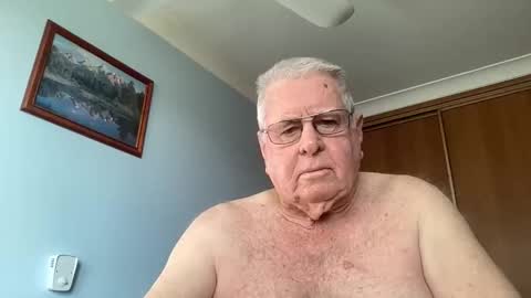 Snapshot of knights2001 chatting on October 2025 09:01:01 PM Aussiedude online show from October 2025 09:01:01 PM
