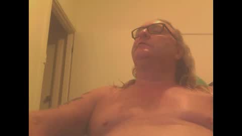 Snapshot of knobout chatting on January 2025 10:00:01 AM knobout online show from January 2025 10:00:01 AM