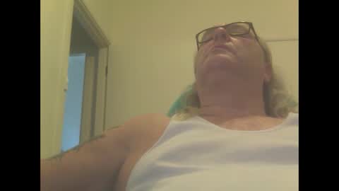 Snapshot of knobout chatting on January 2025 07:25:02 AM knobout online show from January 2025 07:25:02 AM