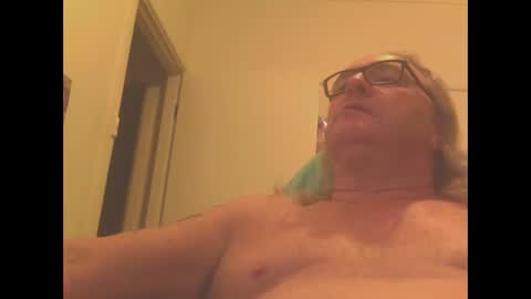 Snapshot of knobout chatting on March 2025 09:38:01 AM knobout online show from March 2025 09:38:01 AM