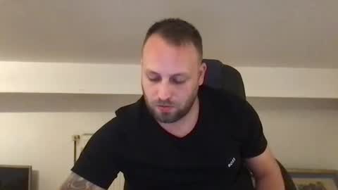 hugo online show from October 2025 01:19:02 AM