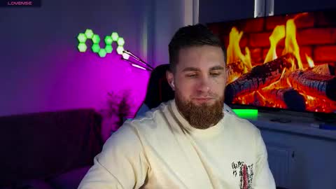 Snapshot of kochka25 chatting on March 2026 10:18:02 AM Sweet boy online show from March 2026 10:18:02 AM