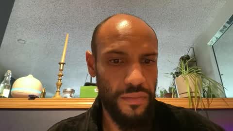 Snapshot of kofigardner chatting on December 2025 06:24:02 PM A Dick Ting online show from December 2025 06:24:02 PM