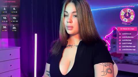 Mia online show from October 2025 03:34:01 PM