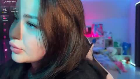 Mia online show from January 2026 12:18:01 PM