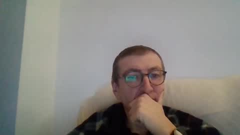 Snapshot of kolesie7 chatting on December 2024 08:02:02 PM JUAN CARLOS online show from December 2024 08:02:02 PM