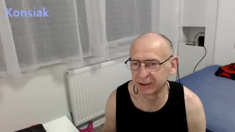 Komsiak online show from April 2026 06:47:02 PM