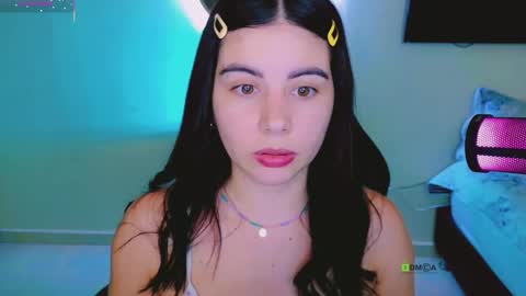 Snapshot of konygintonic chatting on December 2025 04:17:01 AM YINI online show from December 2025 04:17:01 AM