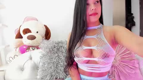 Koral Cuz online show from February 2026 04:17:01 PM