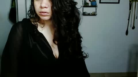 Karoll online show from October 2025 01:58:01 AM