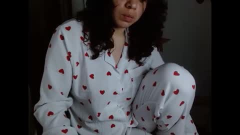 Karoll online show from December 2025 03:01:02 AM