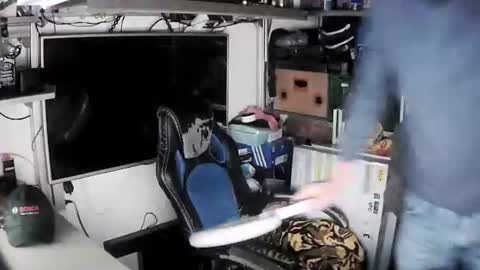 Kosta online show from February 2025 12:05:02 PM