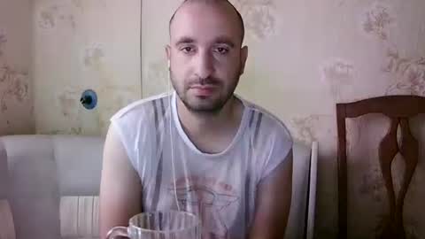 Snapshot of kostua31 chatting on October 2025 04:44:02 AM kvg-1994 online show from October 2025 04:44:02 AM