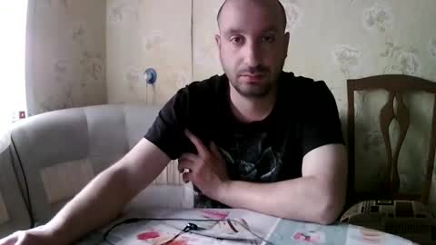Snapshot of kostua31 chatting on May 2026 12:48:01 PM kvg-1994 online show from May 2026 12:48:01 PM