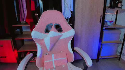 Snapshot of kpayton99 chatting on December 2025 01:46:02 AM Khloe online show from December 2025 01:46:02 AM