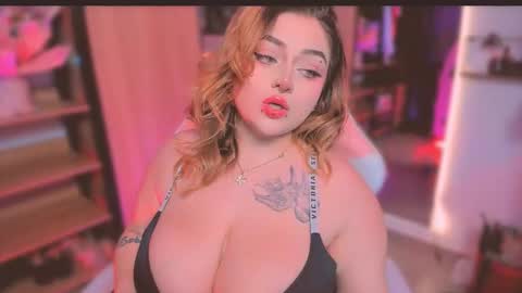 Snapshot of kpayton99 chatting on January 2026 02:48:01 AM Khloe online show from January 2026 02:48:01 AM