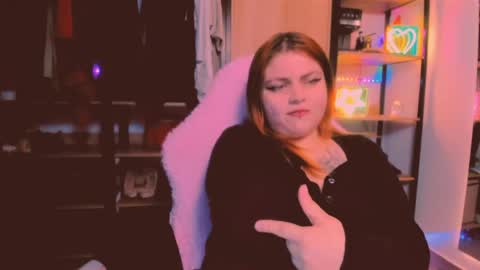 Snapshot of kpayton99 chatting on April 2026 12:37:01 AM Khloe online show from April 2026 12:37:01 AM