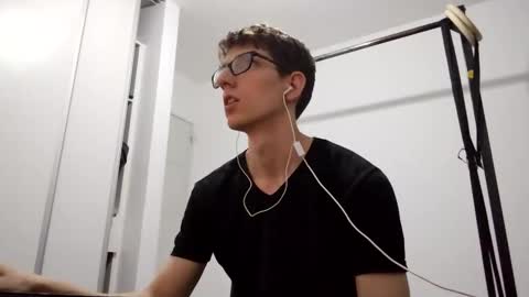 Snapshot of kpo10 chatting on February 2026 05:05:02 AM Facu online show from February 2026 05:05:02 AM