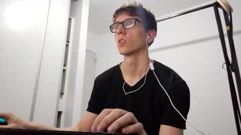 Snapshot of kpo10 chatting on March 2026 04:27:01 AM Facu online show from March 2026 04:27:01 AM