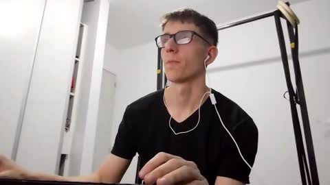 Snapshot of kpo10 chatting on March 2026 03:02:01 AM Facu online show from March 2026 03:02:01 AM