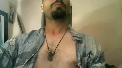 Snapshot of kratoskratoskratos chatting on May 2026 01:57:02 AM Kratos online show from May 2026 01:57:02 AM