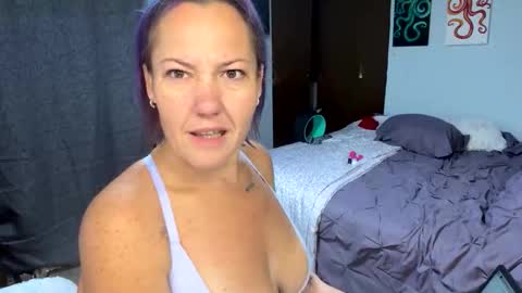 kreamyk420 online show from October 2025 04:14:02 PM