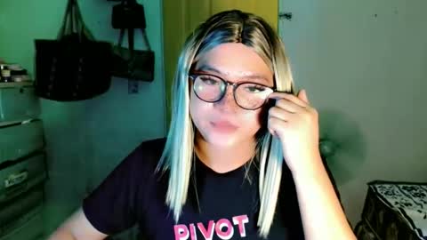krezikeed online show from May 2026 12:32:01 PM