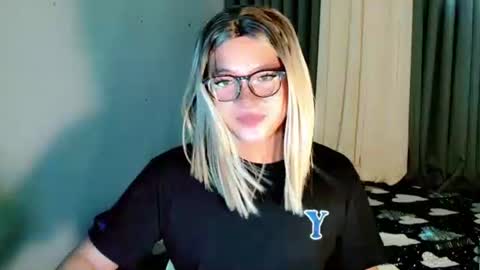 krezikeed online show from May 2026 01:24:02 AM