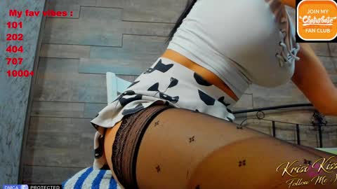 Snapshot of krisi_kiss chatting on January 2025 01:42:02 PM KrisiFollow me Thumb UP online show from January 2025 01:42:02 PM