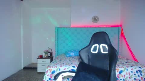 kriss_sweetboobs online show from January 2025 12:18:01 PM