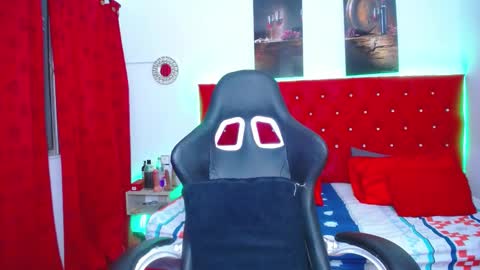 kriss_sweetboobs online show from January 2025 12:30:01 PM