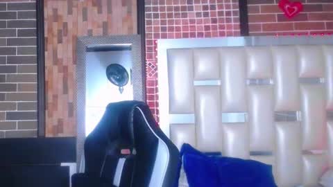 kriss_sweetboobs online show from February 2025 04:35:01 PM