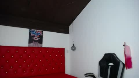kriss_sweetboobs online show from May 2026 12:33:02 PM