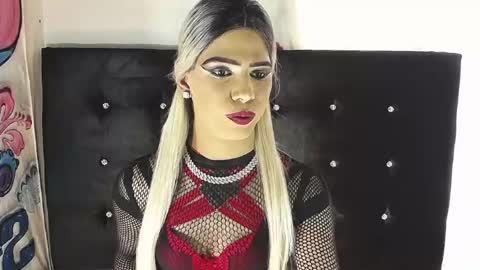kristal_queen01 online show from May 2026 06:03:01 PM
